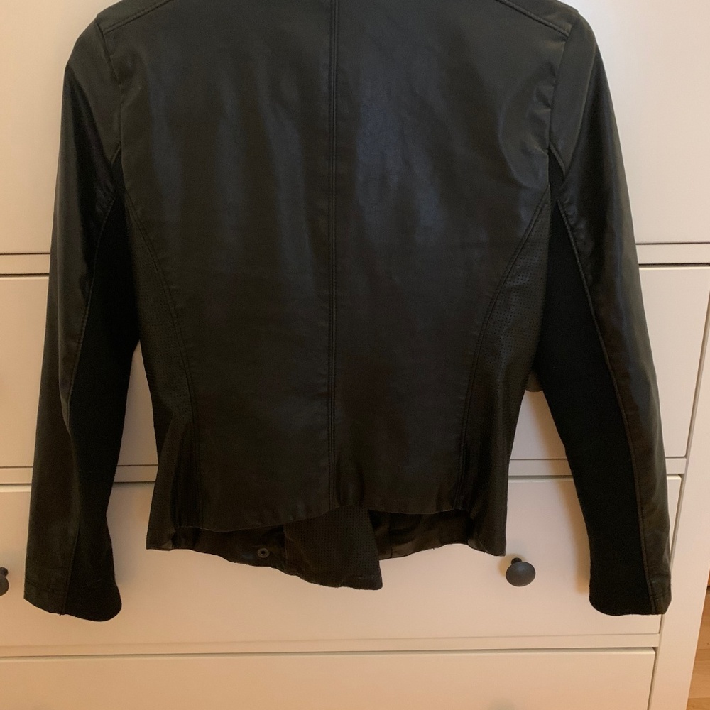Leather jacket - Picture 2 of 4